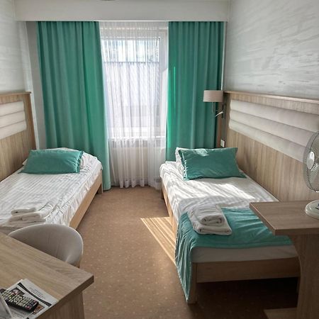 Hotel Diament I Brylant à Rawicz Extérieur photo