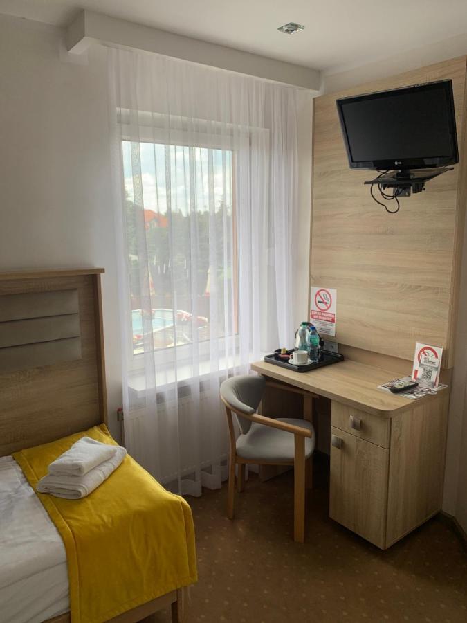 Hotel Diament I Brylant à Rawicz Extérieur photo