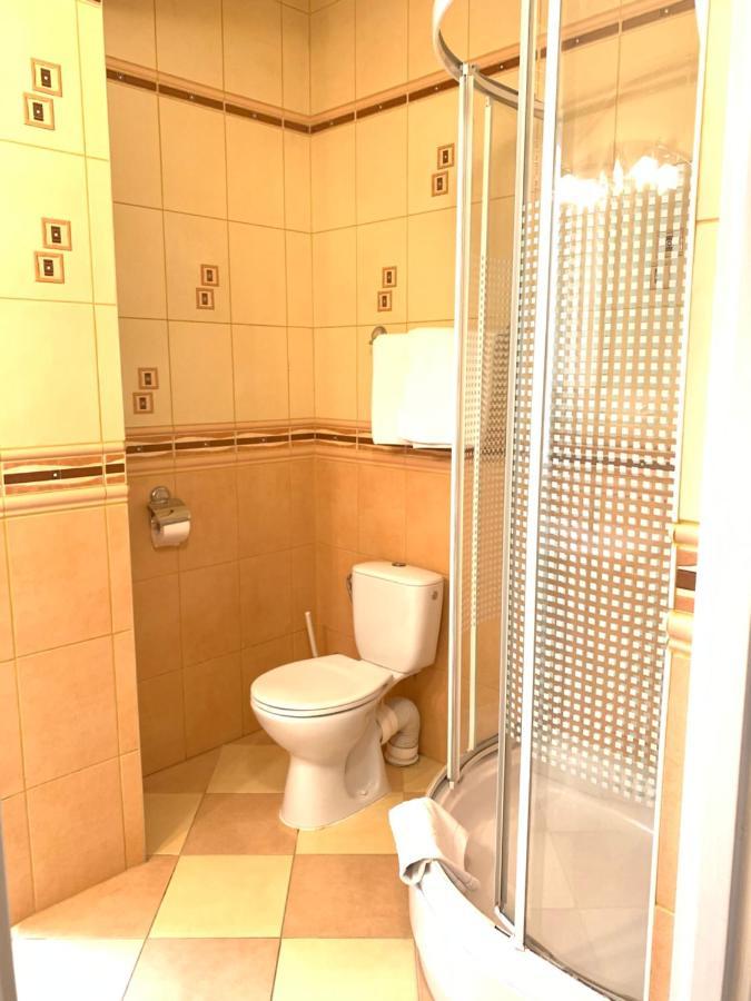 Hotel Diament I Brylant à Rawicz Extérieur photo