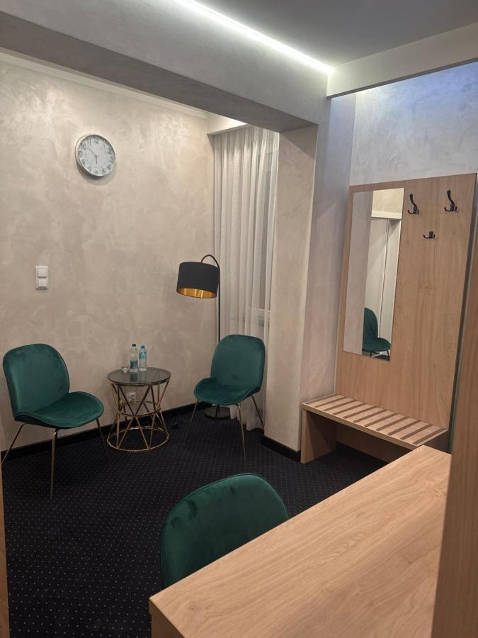 Hotel Diament I Brylant à Rawicz Extérieur photo