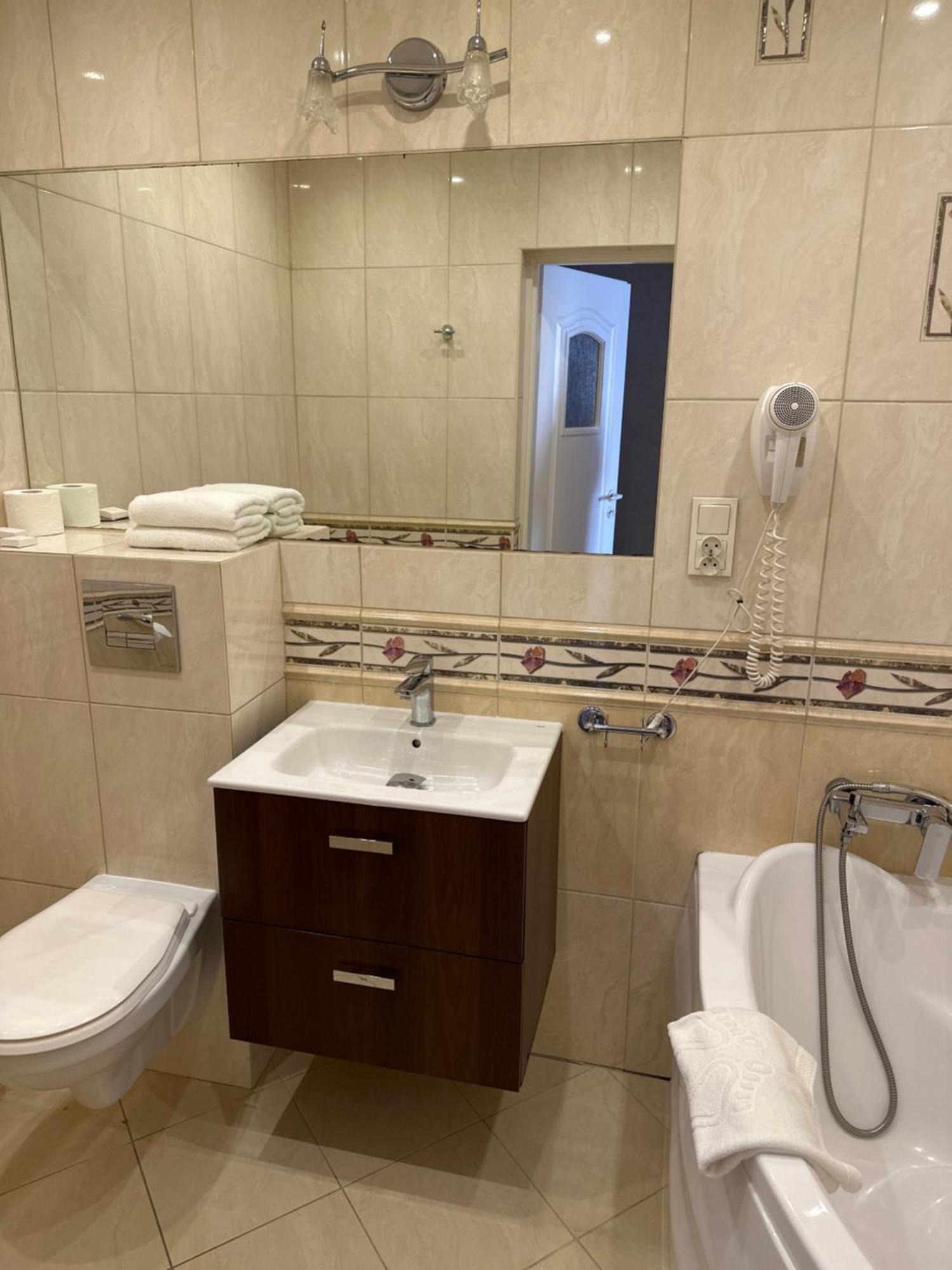 Hotel Diament I Brylant à Rawicz Extérieur photo