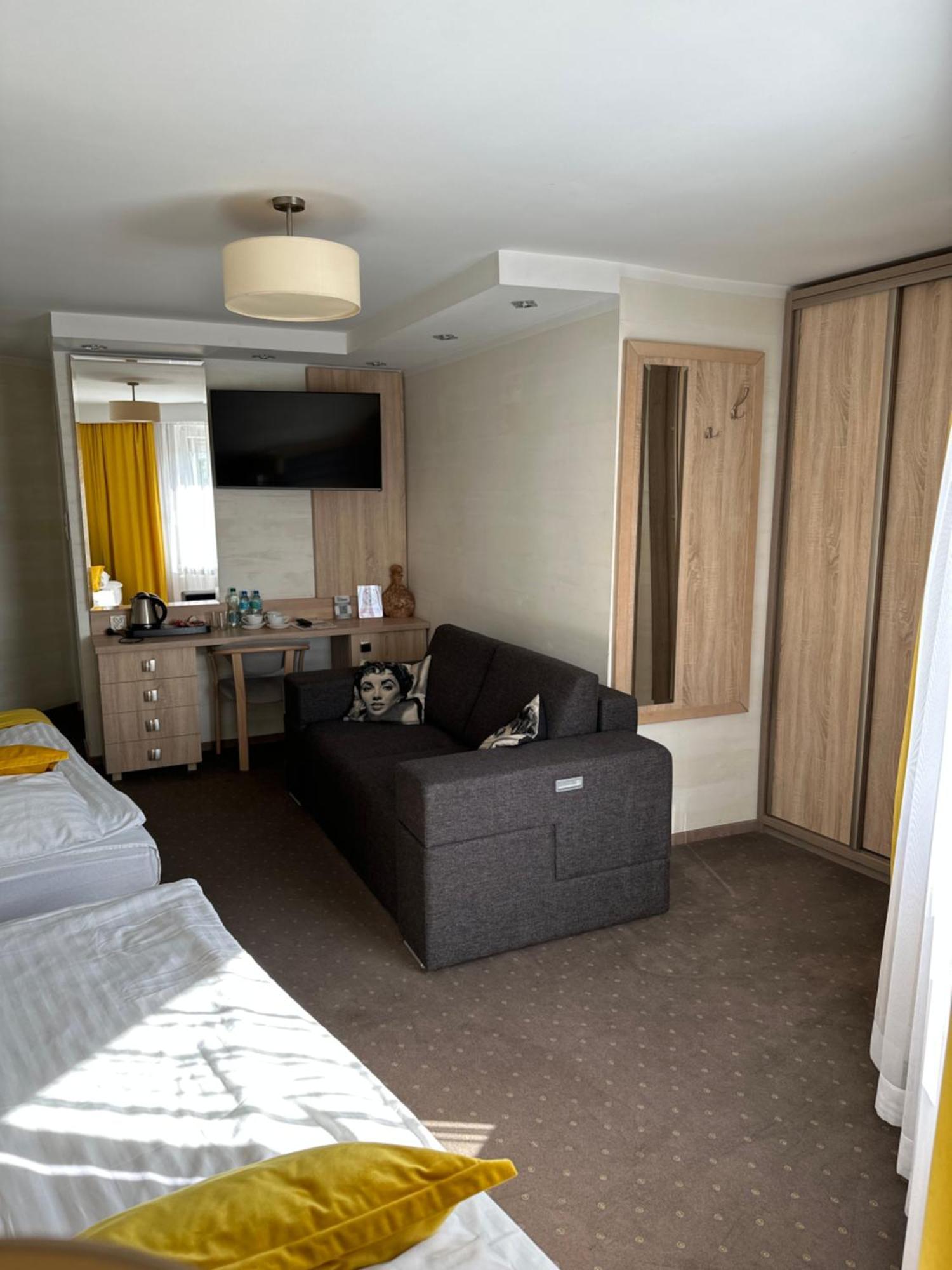 Hotel Diament I Brylant à Rawicz Extérieur photo