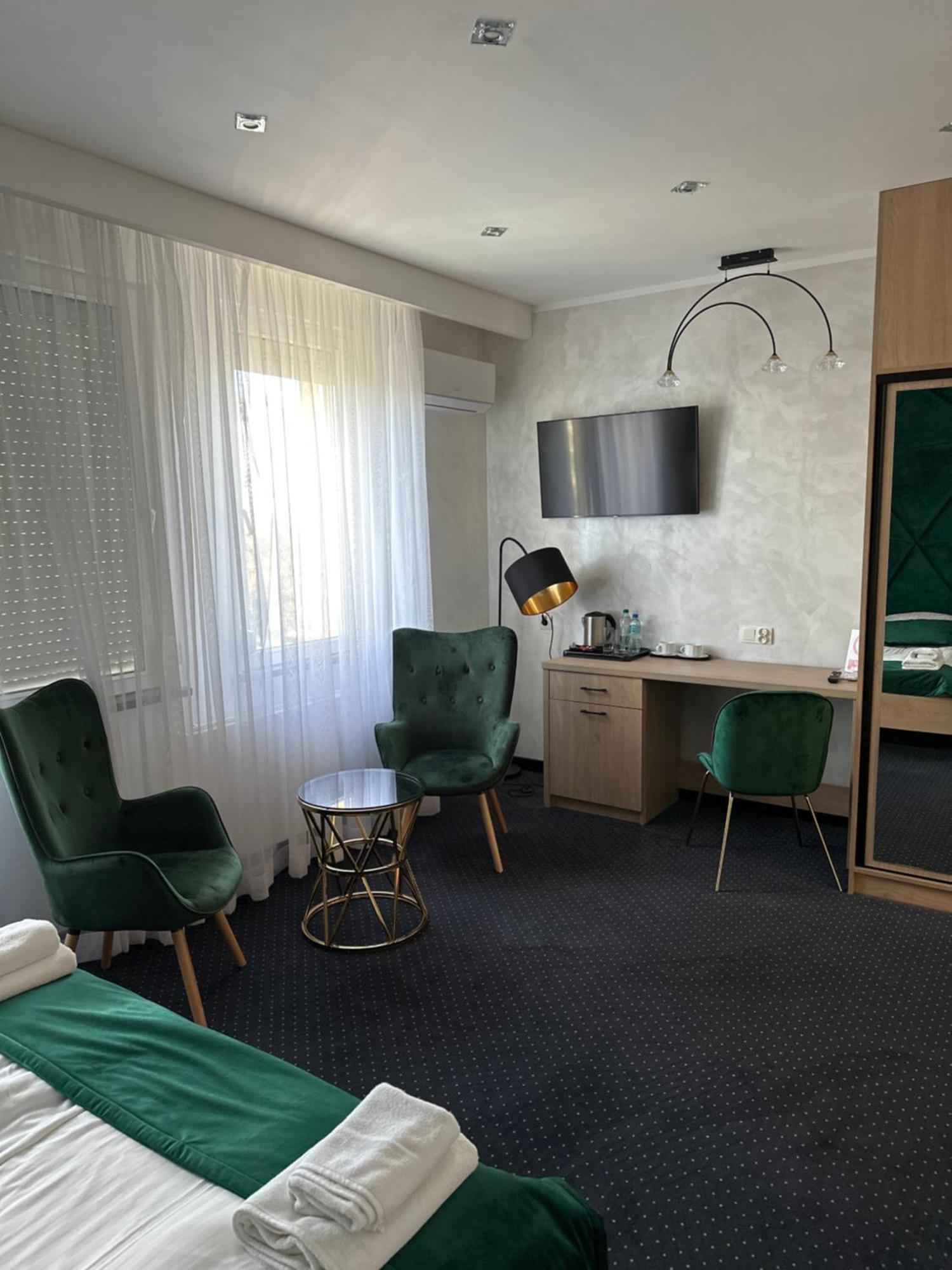 Hotel Diament I Brylant à Rawicz Extérieur photo